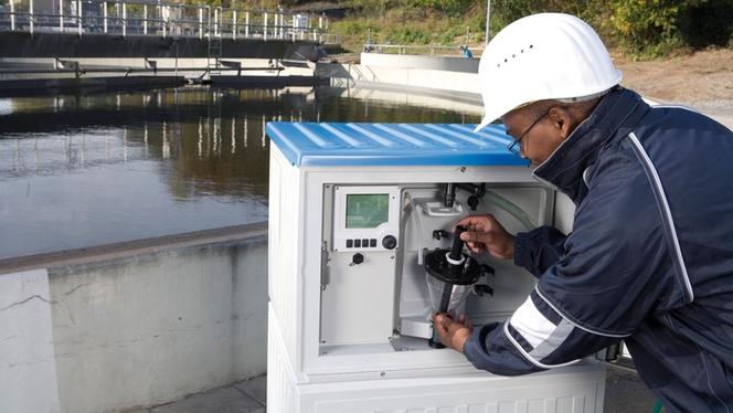 Prøvetagning på et rensningsanlæg med Liquistation CSF48