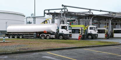 Olie- og gasanlæg med måleplatforme fra Endress+Hauser til påfyldning og tømning af væsker