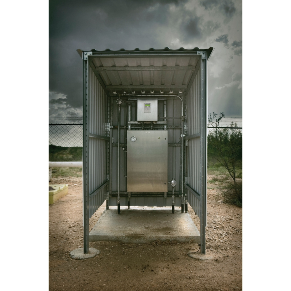 SS100 in 4-sided shelter from Endress+Hauser installed at gas plant