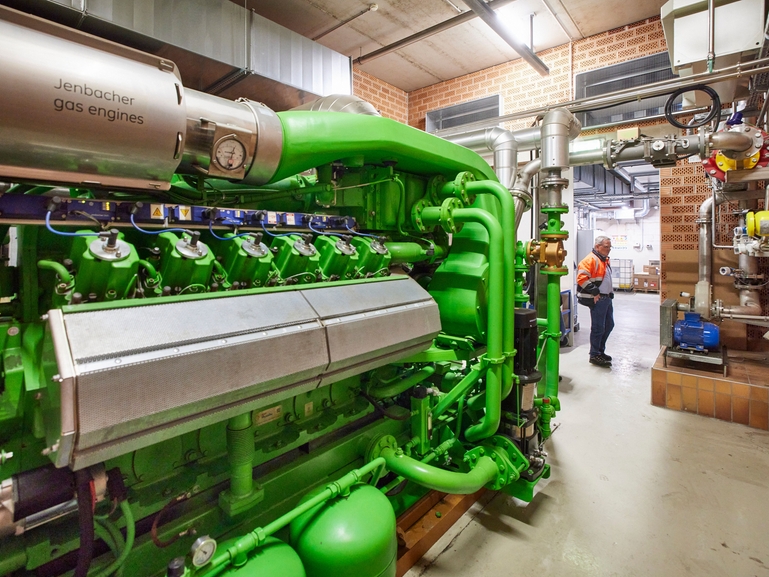 Gasdrevet forbrændingsmotor til omdannelse af biogas til elektricitet