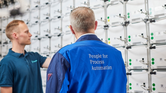 De modulære AEM-elektrolysatorer kan kombineres i serie for at øge produktionen.