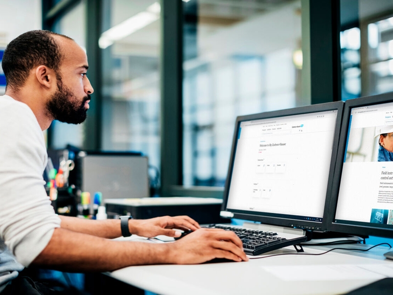 billede af en person, der arbejder med Mit Endress+Hauser